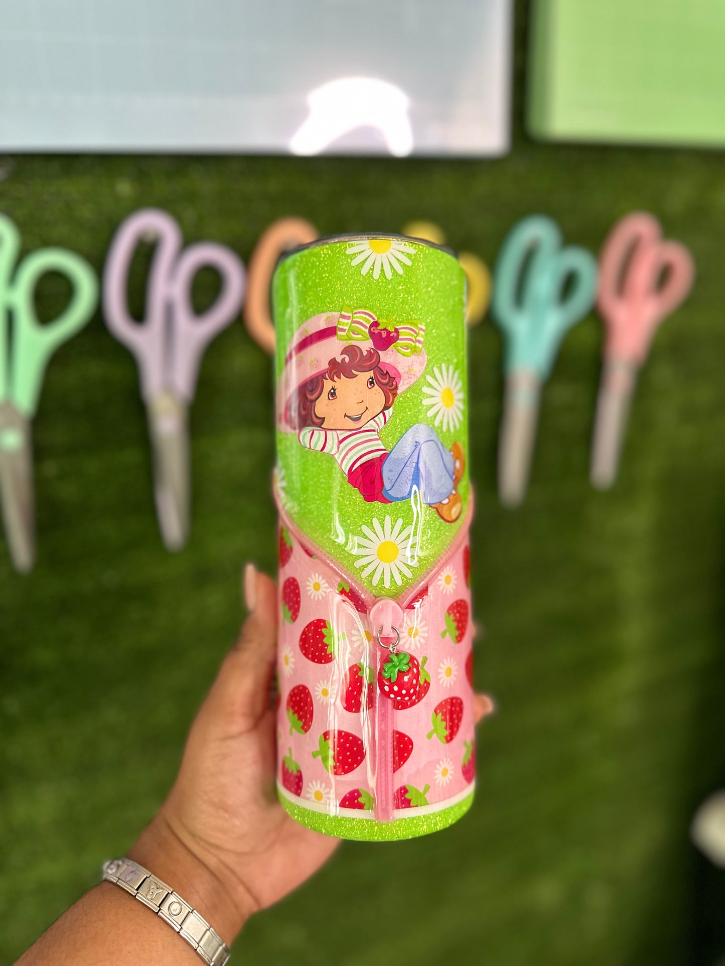 Strawberry shortcake zipper tumbler